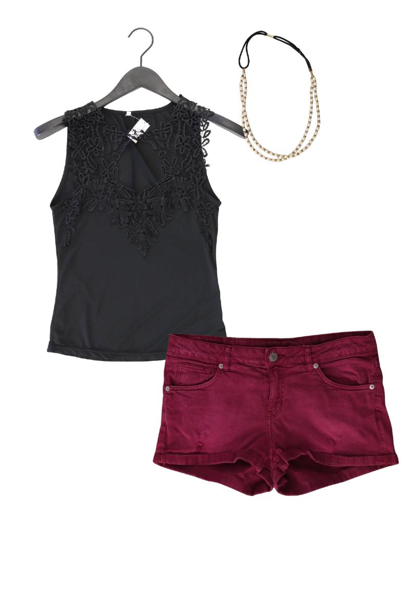Second Hand Outfit Größe S mit Top in Gr. S, Hotpants in Gr. 36 und Accessoire