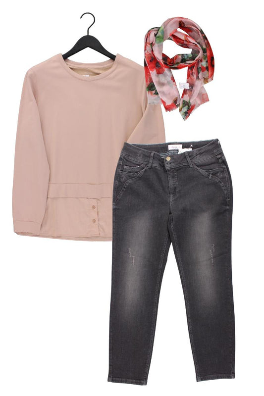 Second Hand Outfit Größe L mit Marc Cain Langarmpullover in Gr. 42 und Schal