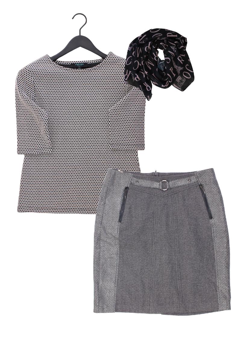 Second Hand Outfit Größe S mit Fever London T-Shirt in Gr. 36 und Tuch