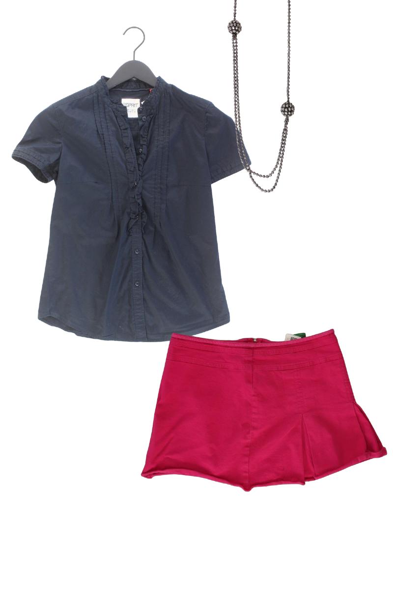 Second Hand Outfit Größe S mit Esprit Rüschenbluse in Gr. 36 und Halskette