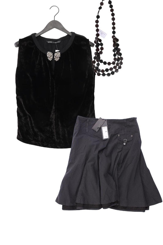 Second Hand Outfit Größe XS mit Zara Classic Top in Gr. XS, Zero Rock in Gr. 34