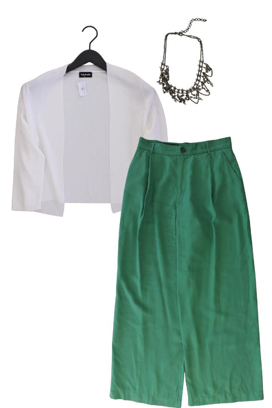 Second Hand Outfit Größe L mit Taifun Strickjacke in Gr. 42 und Halskette