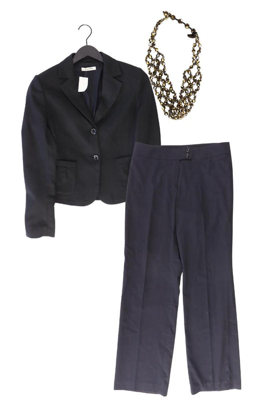 Second Hand Outfit Größe M mit More&More Classic Blazer in Gr. 38 und Halskette