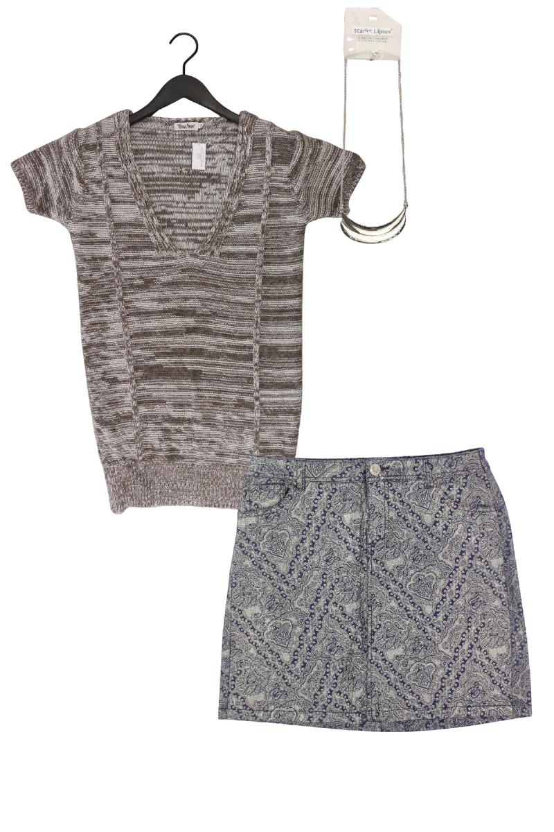 Second Hand Outfit Größe M mit Grobstrickpullover in Gr. 38 und Halskette