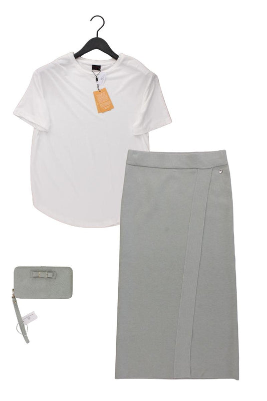 Second Hand Outfit Größe XS mit Kleinigkeit T-Shirt in Gr. XS und Accessoire