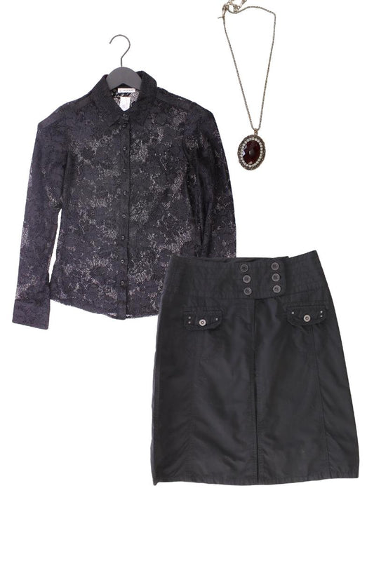 Second Hand Outfit Größe S mit More&More Spitzenbluse in Gr. 36 und Halskette