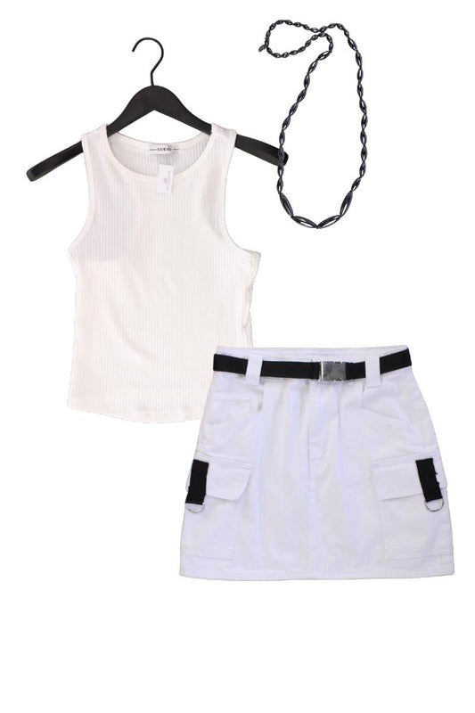 Second Hand Outfit Größe S mit Guess Trägertop in Gr. S und Halskette