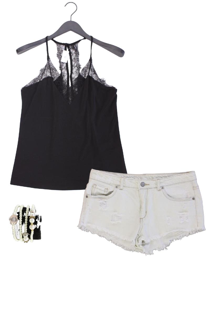Second Hand Outfit Größe S mit Spaghetti-Top in Gr. S, Jeansshorts in Gr. 36