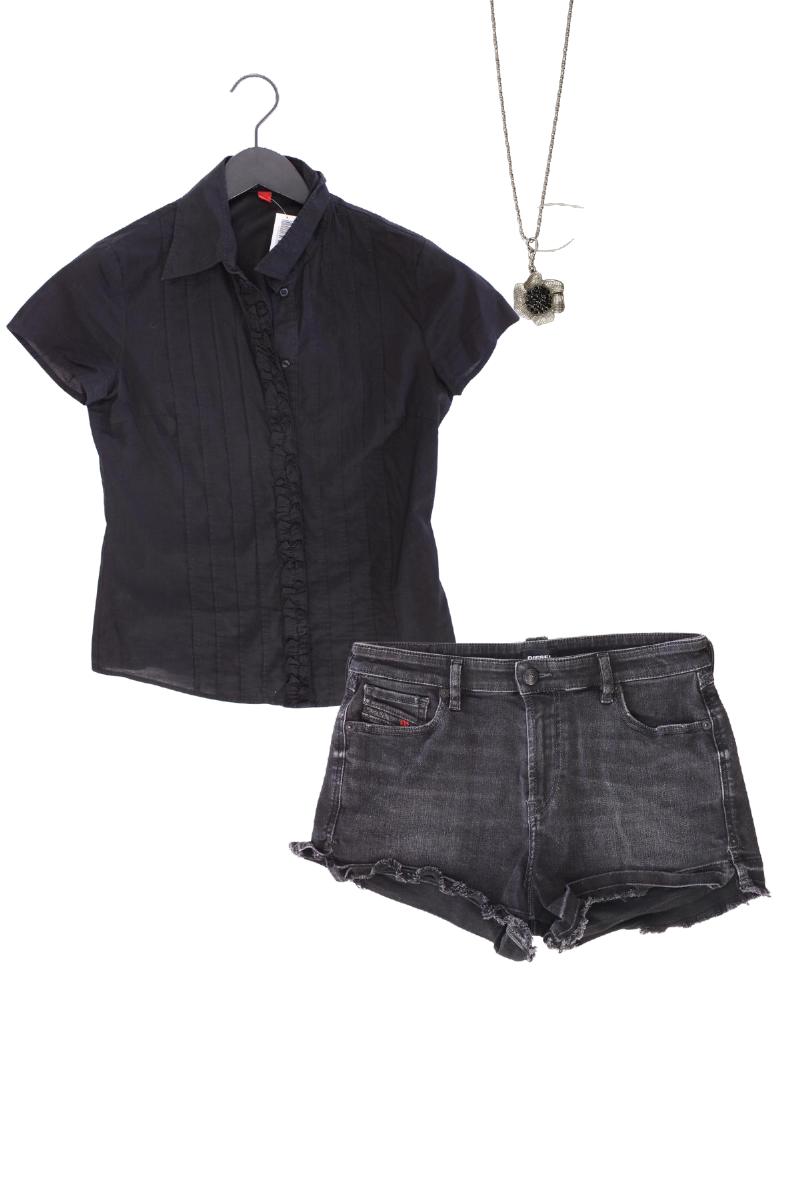 Second Hand Outfit Größe XS mit Esprit Rüschenbluse in Gr. XS und Halskette