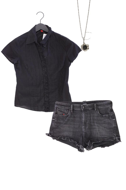 Second Hand Outfit Größe XS mit Esprit Rüschenbluse in Gr. XS und Halskette