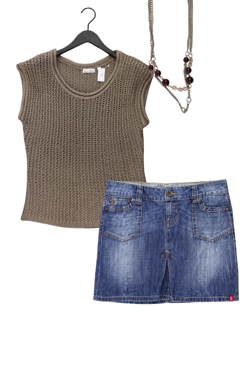 Second Hand Outfit Größe M mit Lisa Tossa Strickshirt in Gr. M und Halskette