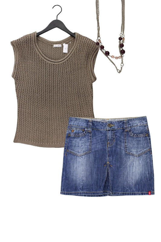 Second Hand Outfit Größe M mit Lisa Tossa Strickshirt in Gr. M und Halskette