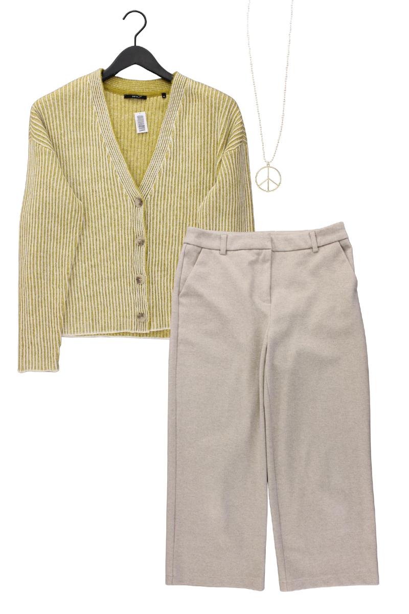 Second Hand Outfit Größe L mit Zero Strickjacke in Gr. 42 und Halskette