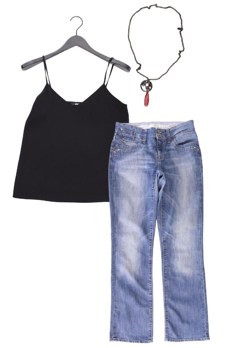 Second Hand Outfit Größe S mit Uniqlo Spaghetti-Top in Gr. S und Halskette