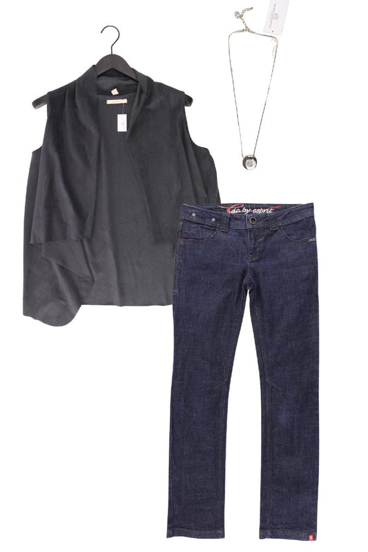 Second Hand Outfit Größe S mit Esprit Regular Weste in Gr. S und Halskette