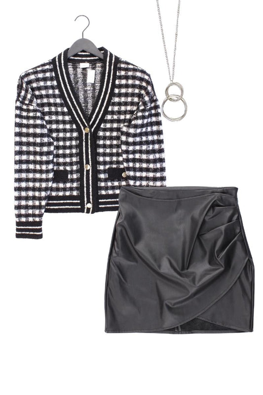 Second Hand Outfit Größe M mit s.Oliver Strickjacke in Gr. 40 und Halskette
