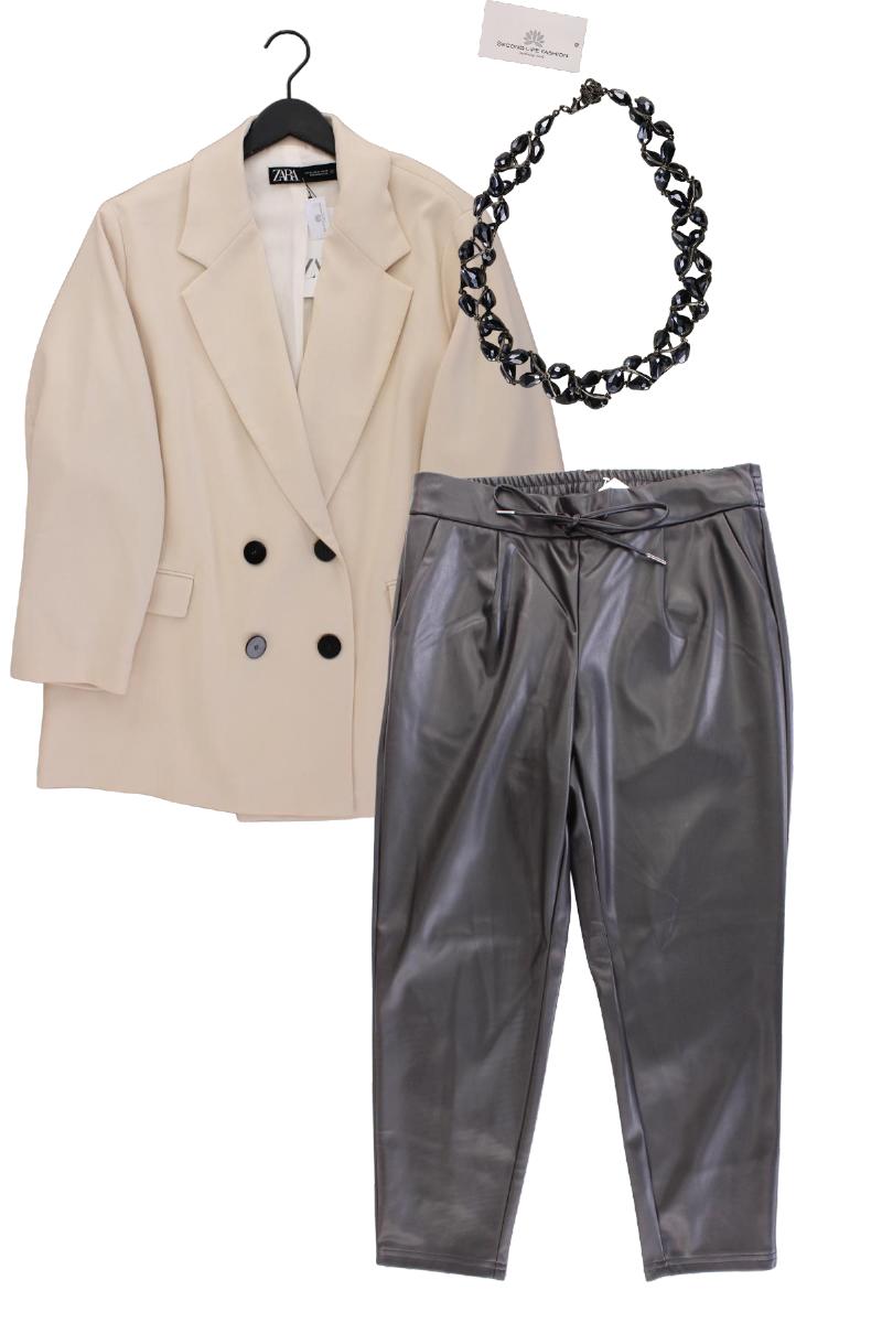 Second Hand Outfit Größe XL mit Zara Longblazer in Gr. XL und Halskette