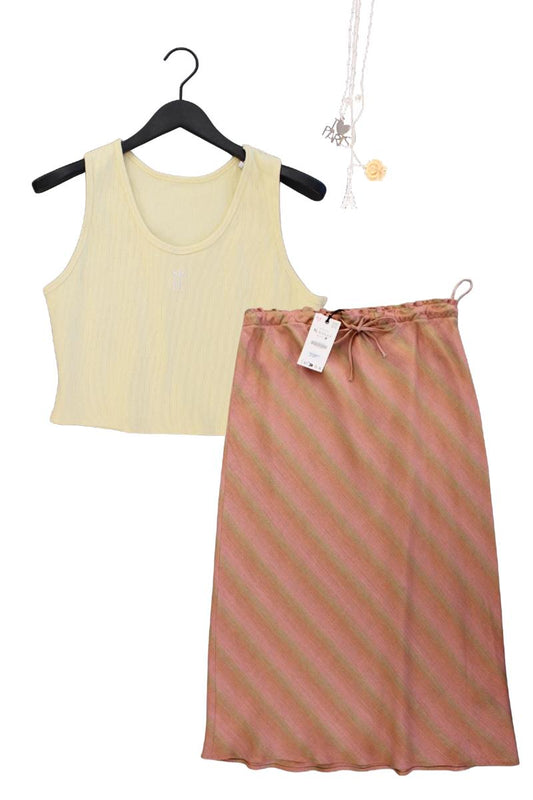 Second Hand Outfit Größe XL mit Crop Top in Gr. 44, Zara Leinenrock in Gr. XL