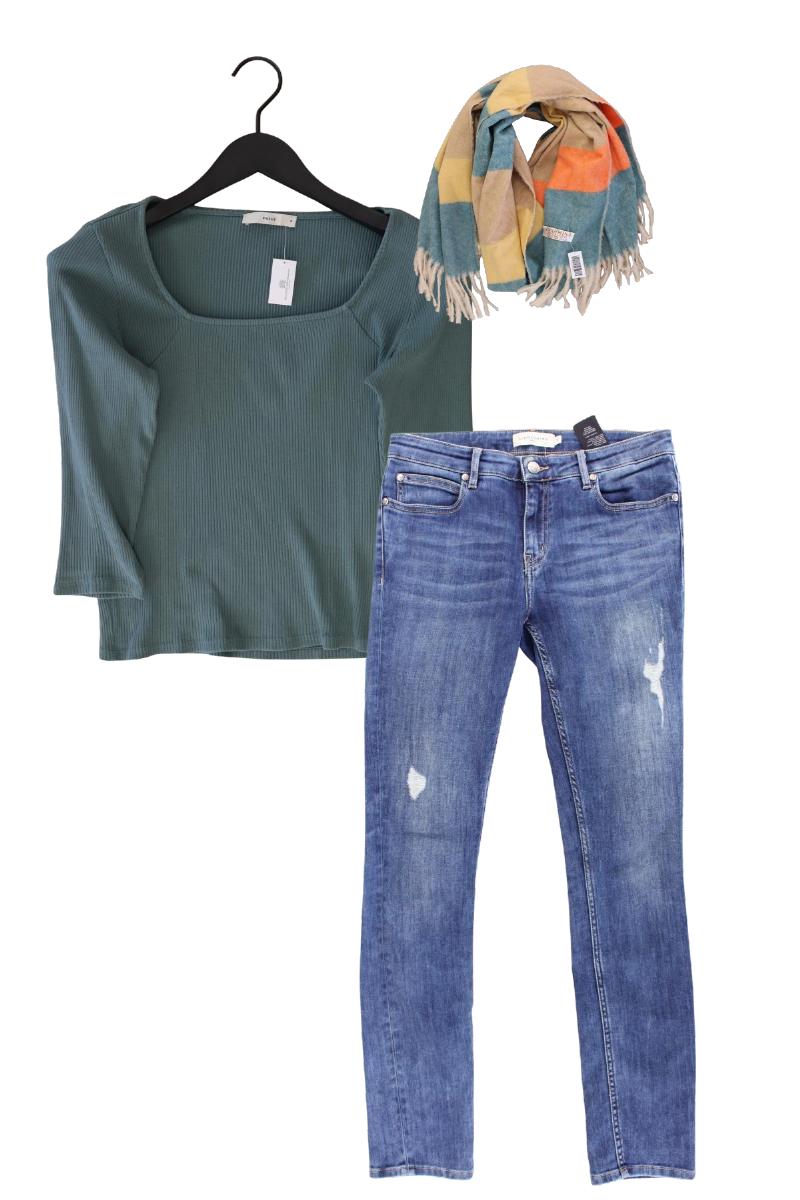 Second Hand Outfit Größe S mit PIGALLE Cropped Shirt in Gr. S und Schal