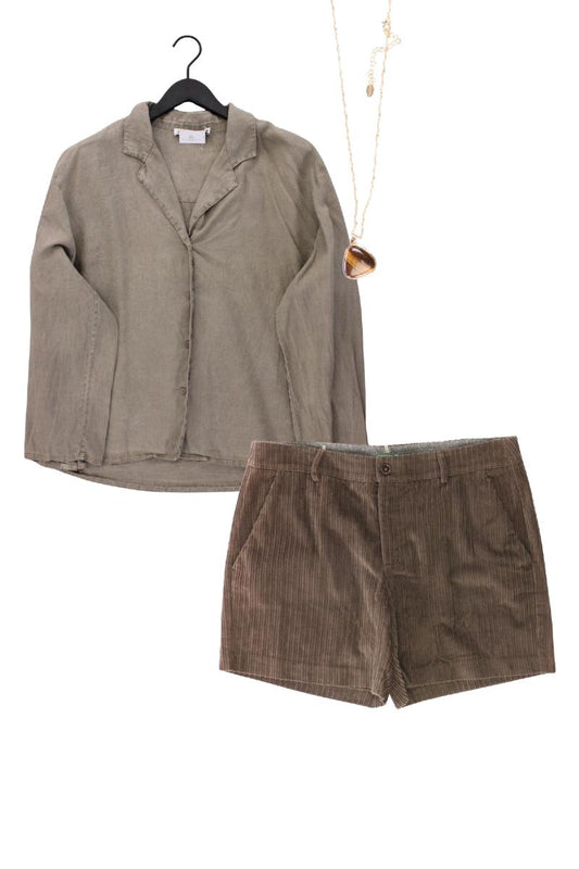 Second Hand Outfit Größe XL mit Zara Leinenbluse in Gr. XL und Halskette