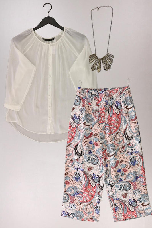 Second Hand Outfit Größe S mit Zara Oversize-Bluse in Gr. S und Halskette