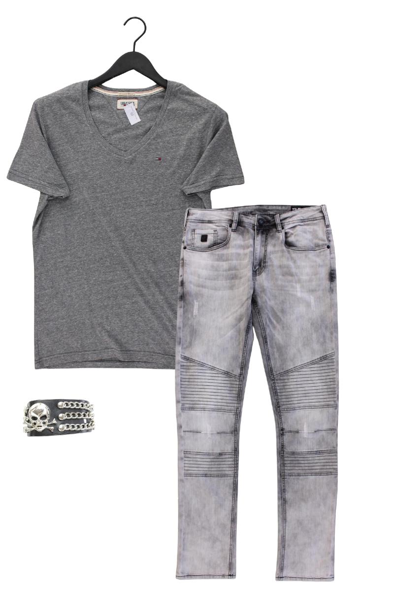 Second Hand Outfit Größe M mit Hilfiger Denim Shirt mit V-Ausschnitt in Gr. S
