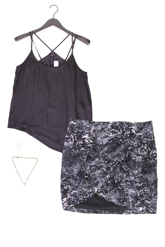 Second Hand Outfit Größe M mit Only Bluse in Gr. 40 und Halskette