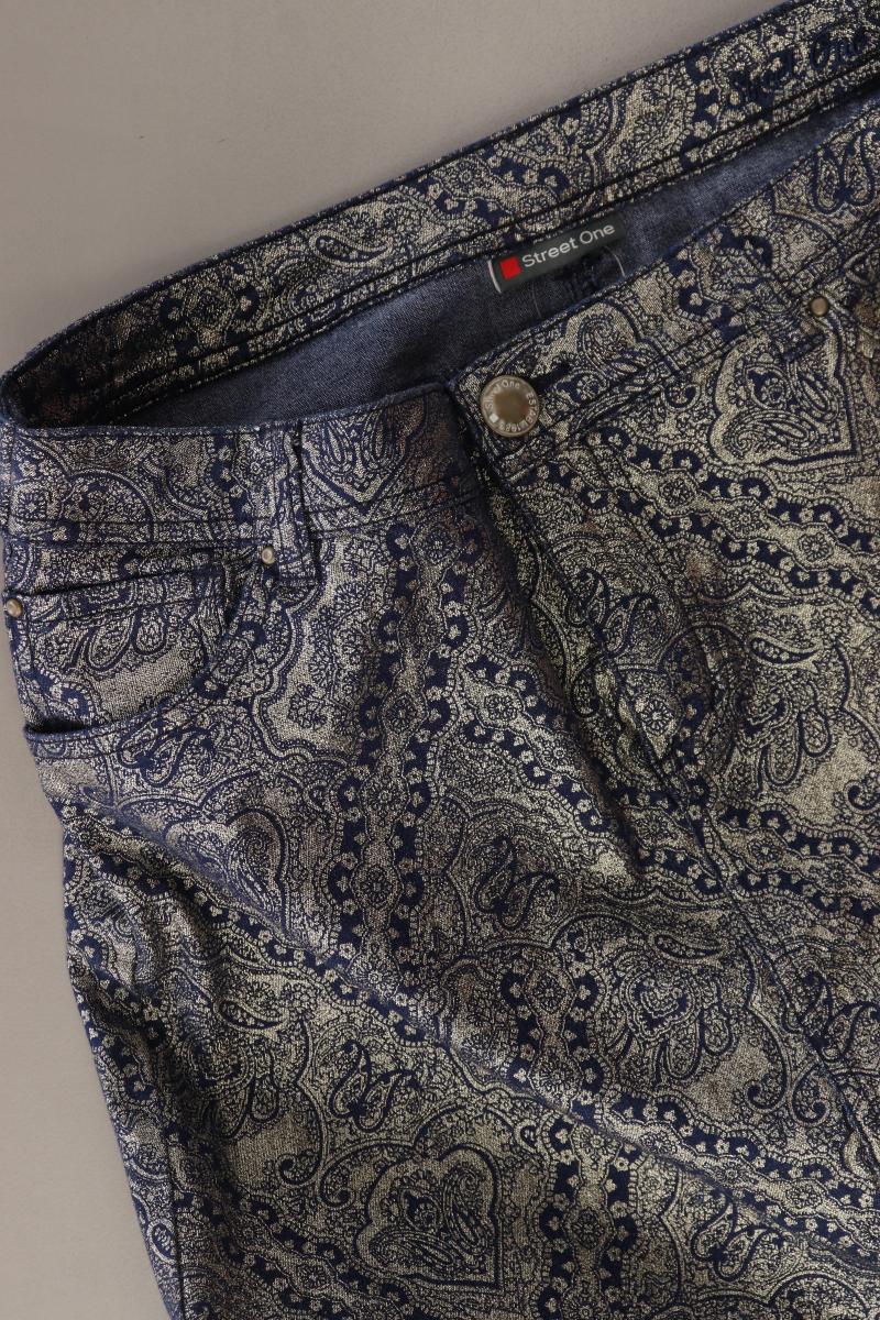 Second Hand Outfit Größe M mit Grobstrickpullover in Gr. 38 und Halskette