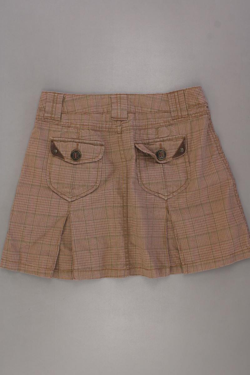 Second Hand Outfit Größe XS mit Street One Rüschentop in Gr. 34 und Halskette