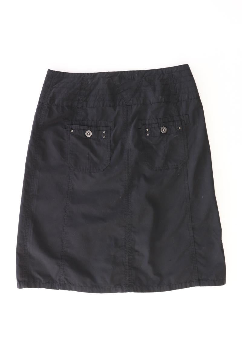 Second Hand Outfit Größe S mit More&More Spitzenbluse in Gr. 36 und Halskette