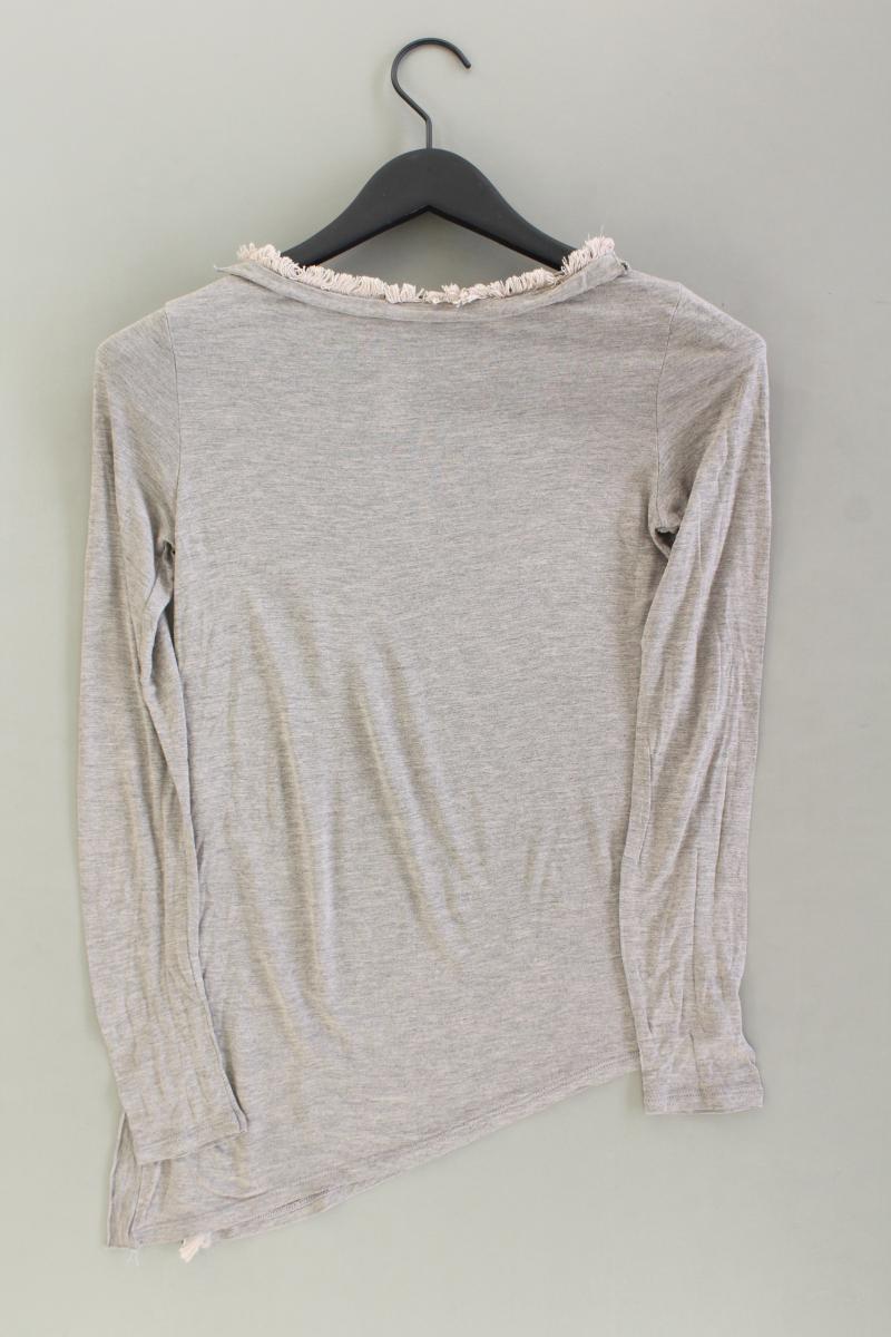 Second Hand Outfit Größe XS mit Sisley Longsleeve-Shirt in Gr. XS und Halskette