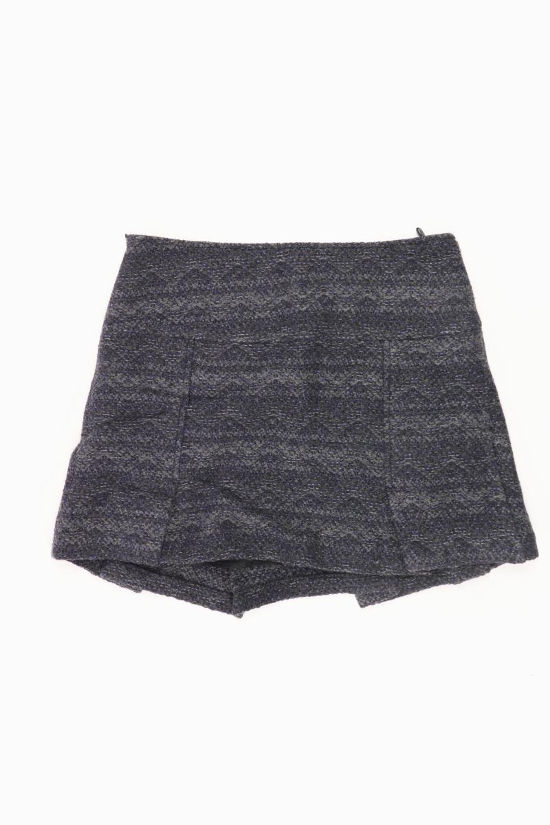 Second Hand Outfit Größe M mit Street One Karobluse in Gr. 38 und Halskette