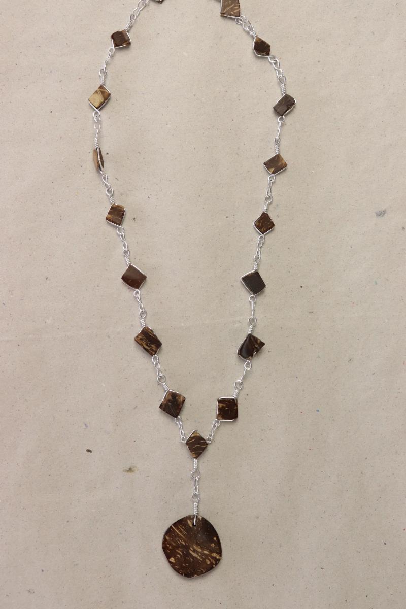 Second Hand Outfit Größe XS mit Lascana Bandeautop in Gr. 32/34 und Halskette