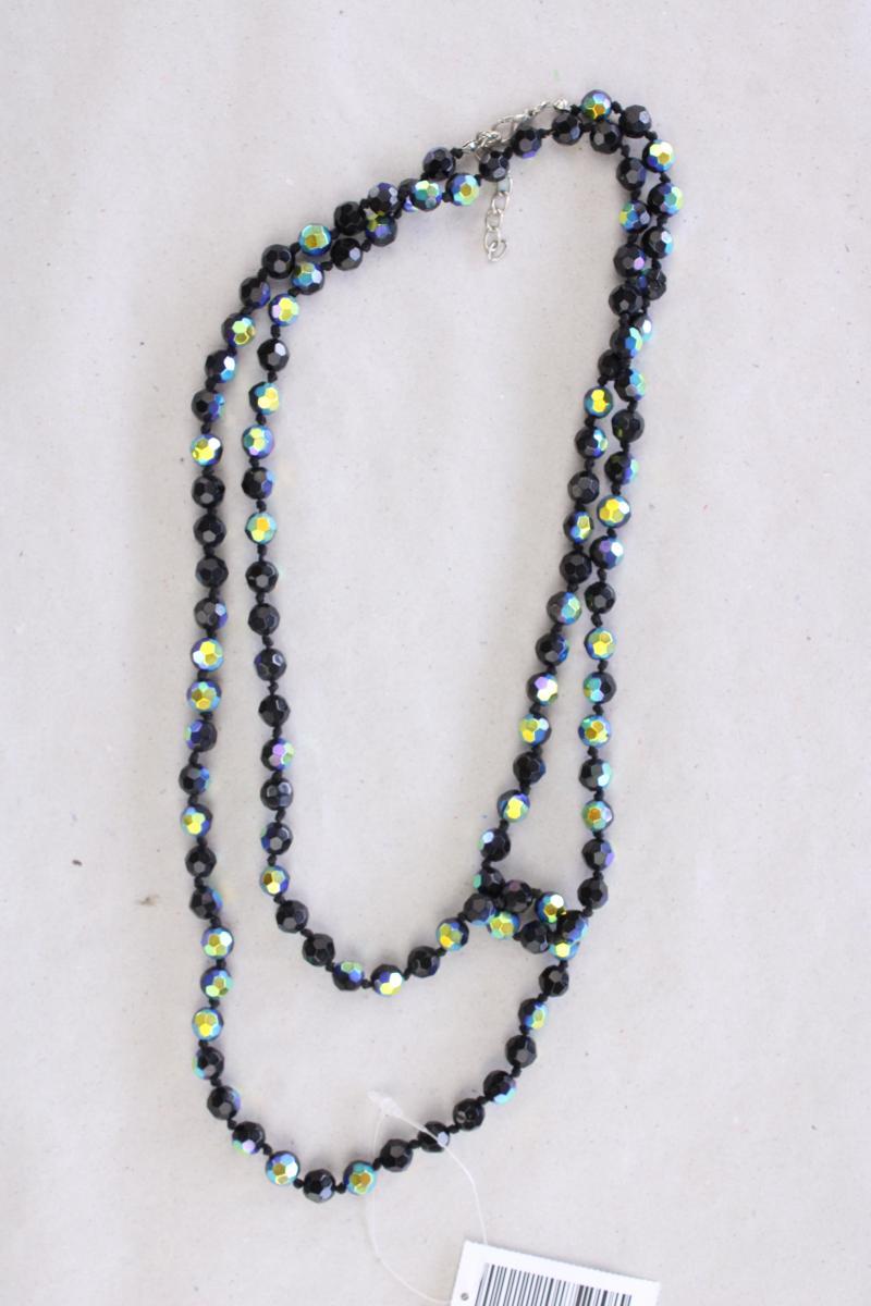 Second Hand Outfit Größe L mit NA-KD Longsleeve-Shirt in Gr. 42 und Halskette