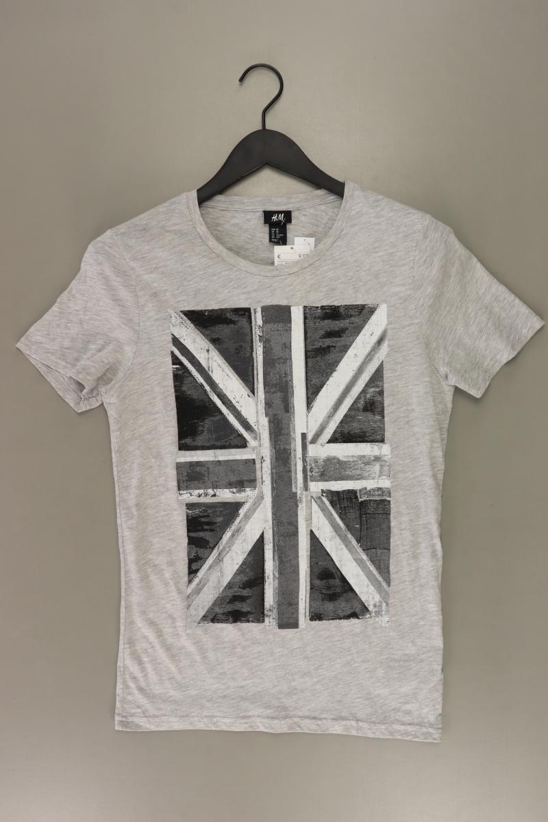 Second Hand Outfit Größe XS mit H&M Printshirt in Gr. XS