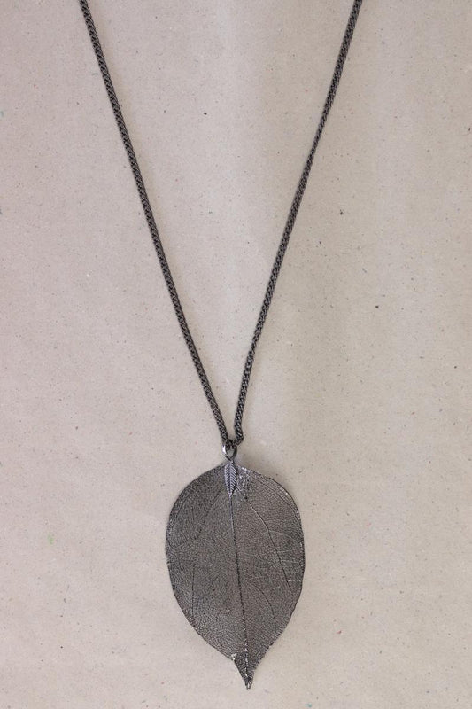 Kette mit Blattanhänger silber