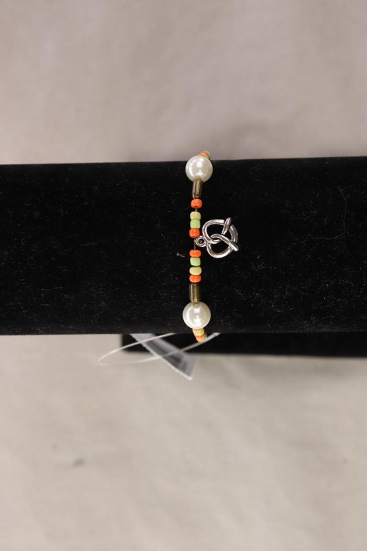 Armband im Trachtenstil mehrfarbig
