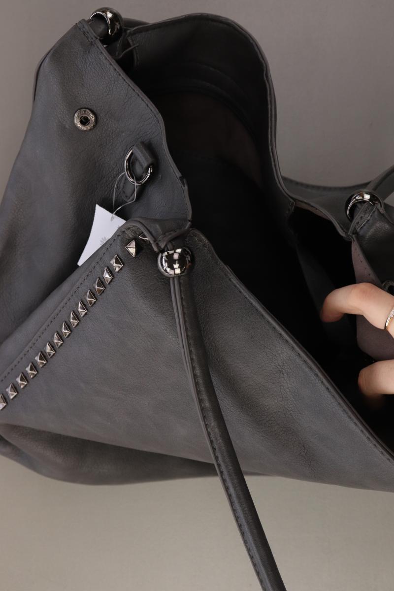 Schultertasche neuwertig mit Nieten grau