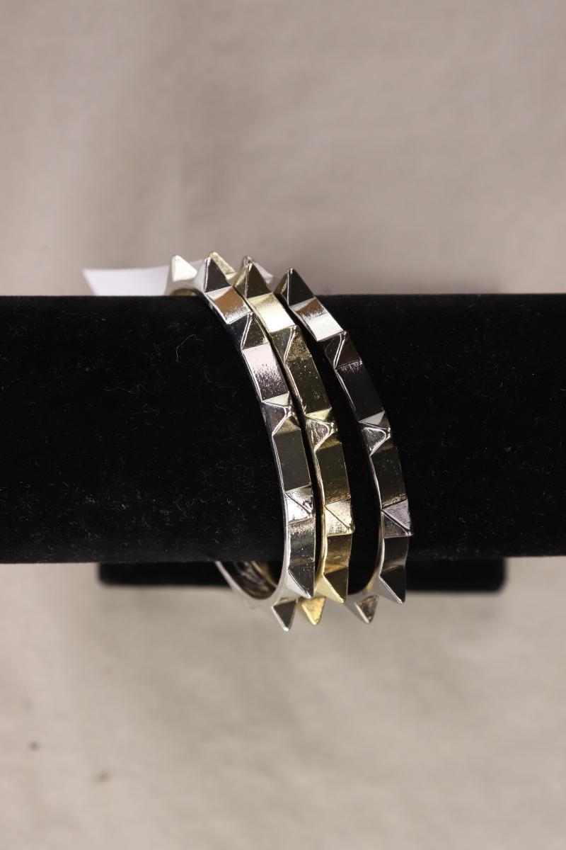 Nietenarmbänder gold