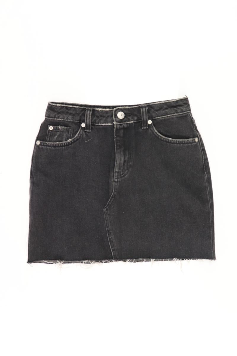 Second Hand Outfit Größe XS mit Spitzenbluse in Gr. 34, H&M Jeansrock in Gr. 34