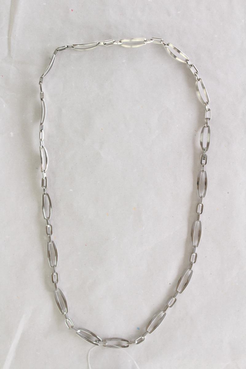 Second Hand Outfit Größe XXL mit Classic Bluse in Gr. XXL und Halskette