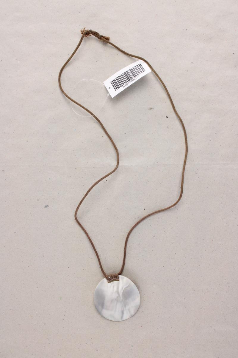 Second Hand Outfit Größe M mit Classic Top in Gr. M und Halskette