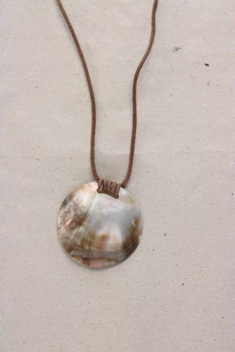 Second Hand Outfit Größe M mit Classic Top in Gr. M und Halskette