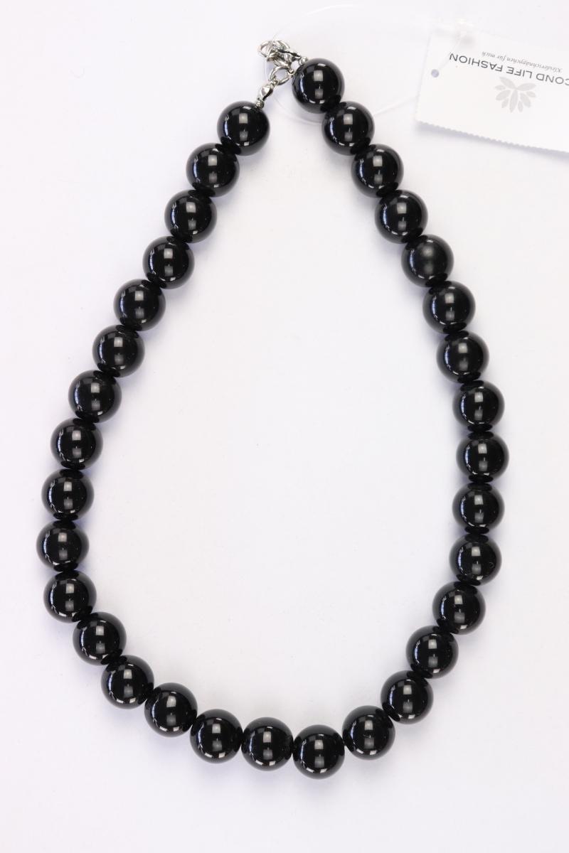 Second Hand Outfit Größe XXL mit Zara Langarmbluse in Gr. XXL und Halskette