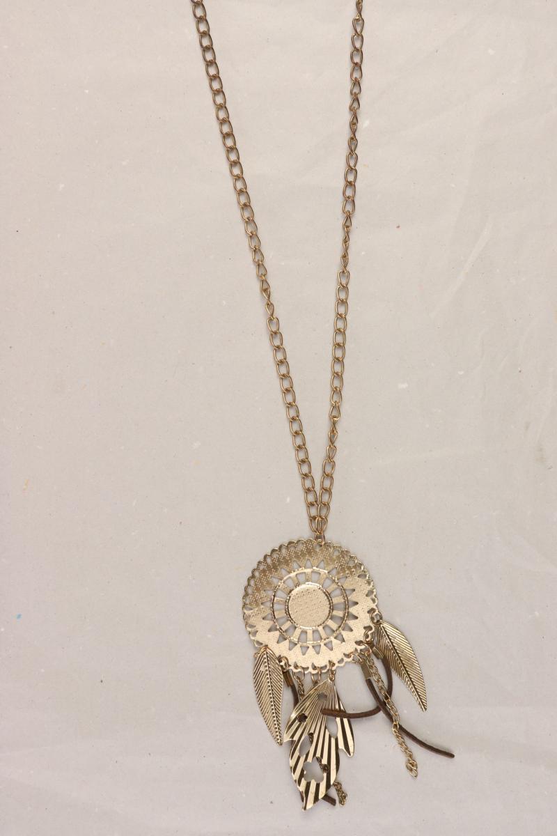 Second Hand Outfit Größe XS mit Esprit Strickjacke in Gr. XS und Halskette