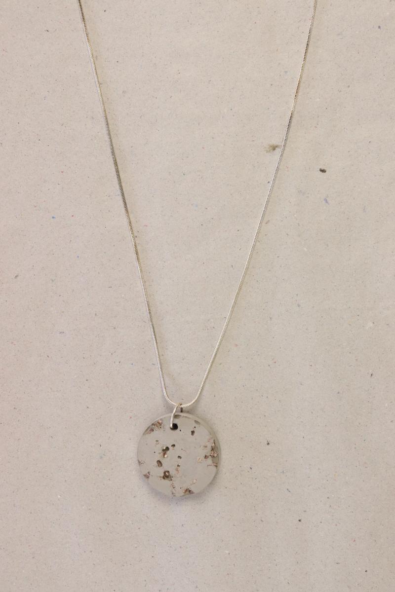 Second Hand Outfit Größe XXL mit oceans apart Sporttop in Gr. XXL und Halskette