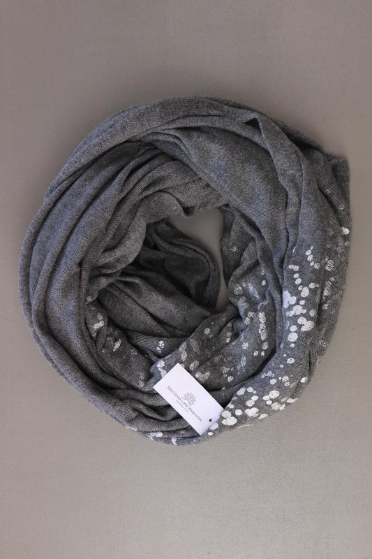 Schal mit Tierdruck grau
