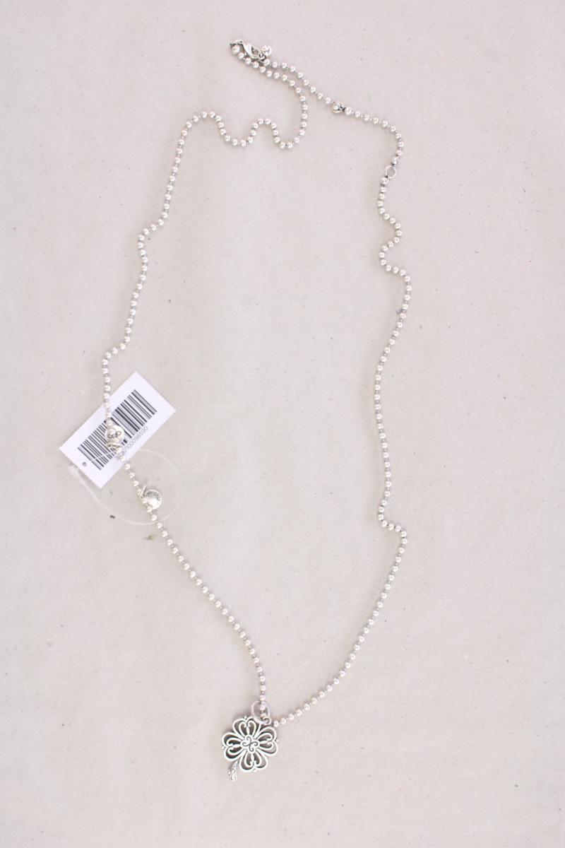 Second Hand Outfit Größe M mit Best Connections T-Shirt in Gr. 38 und Halskette