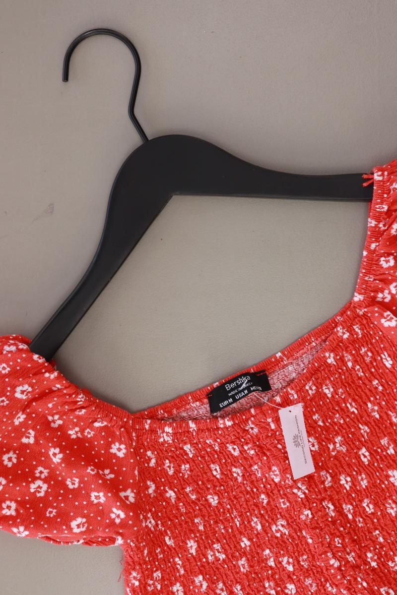 Bershka Cropped Shirt Gr. M mit Blumenmuster Kurzarm rot aus Viskose