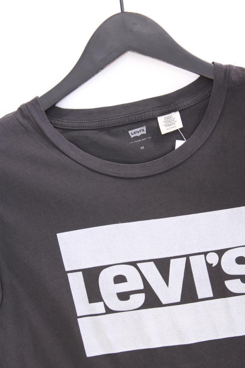 Second Hand Outfit Größe XS mit Levi's Printshirt in Gr. XS und Armband